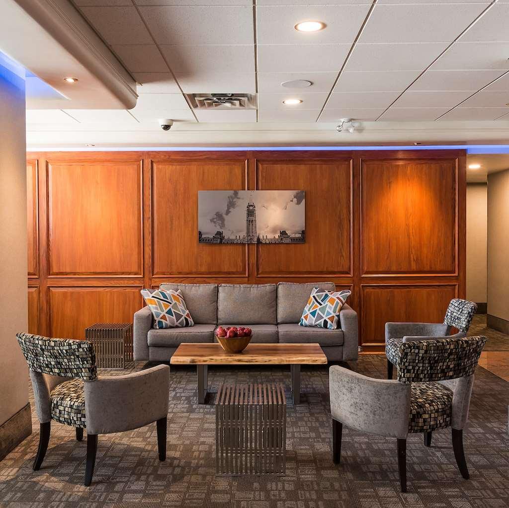Ottawa Embassy Hotel & Suites Dalaman gambar